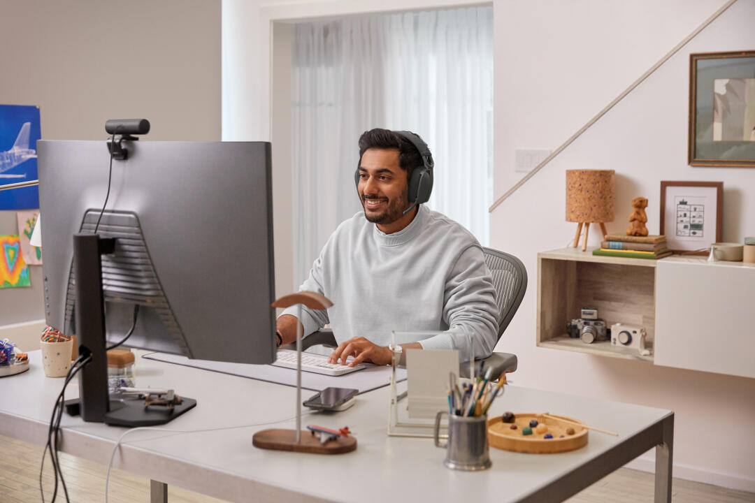 Logitech Zone Vibe Wireless - Auscultadores - tamanho completo - bluetooth - sem fios - USB-C através de adaptador de Bluetooth - grafite - Certificado para Microsoft Teams